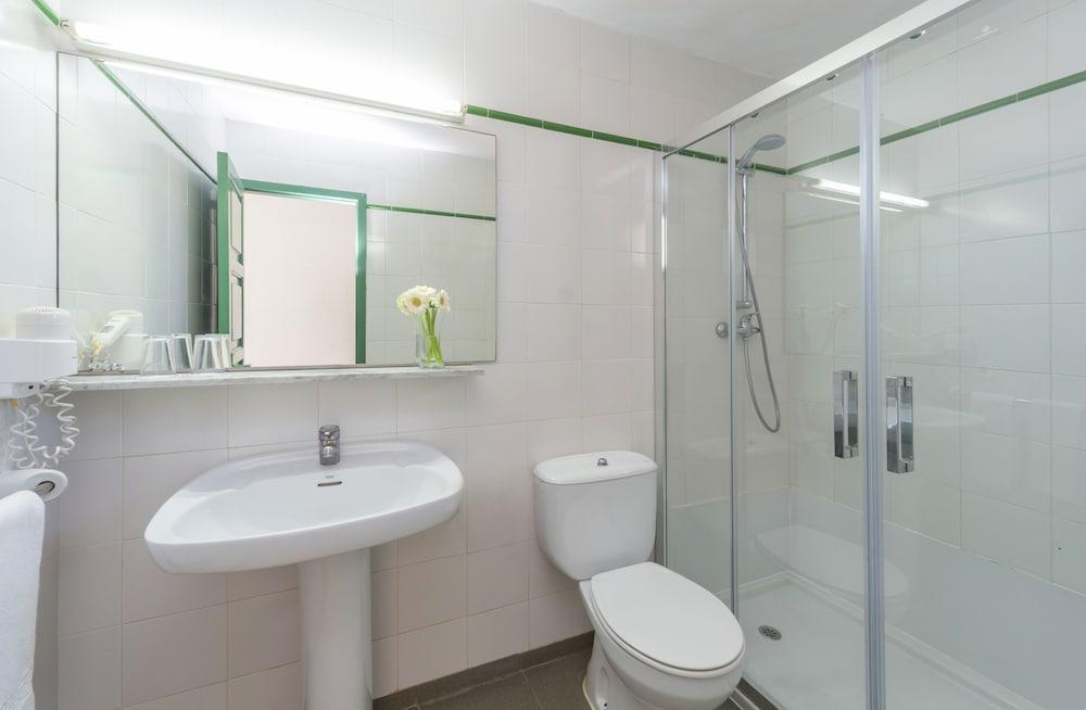 Aluasun Far Menorca Aparthotel S'Algar Ngoại thất bức ảnh